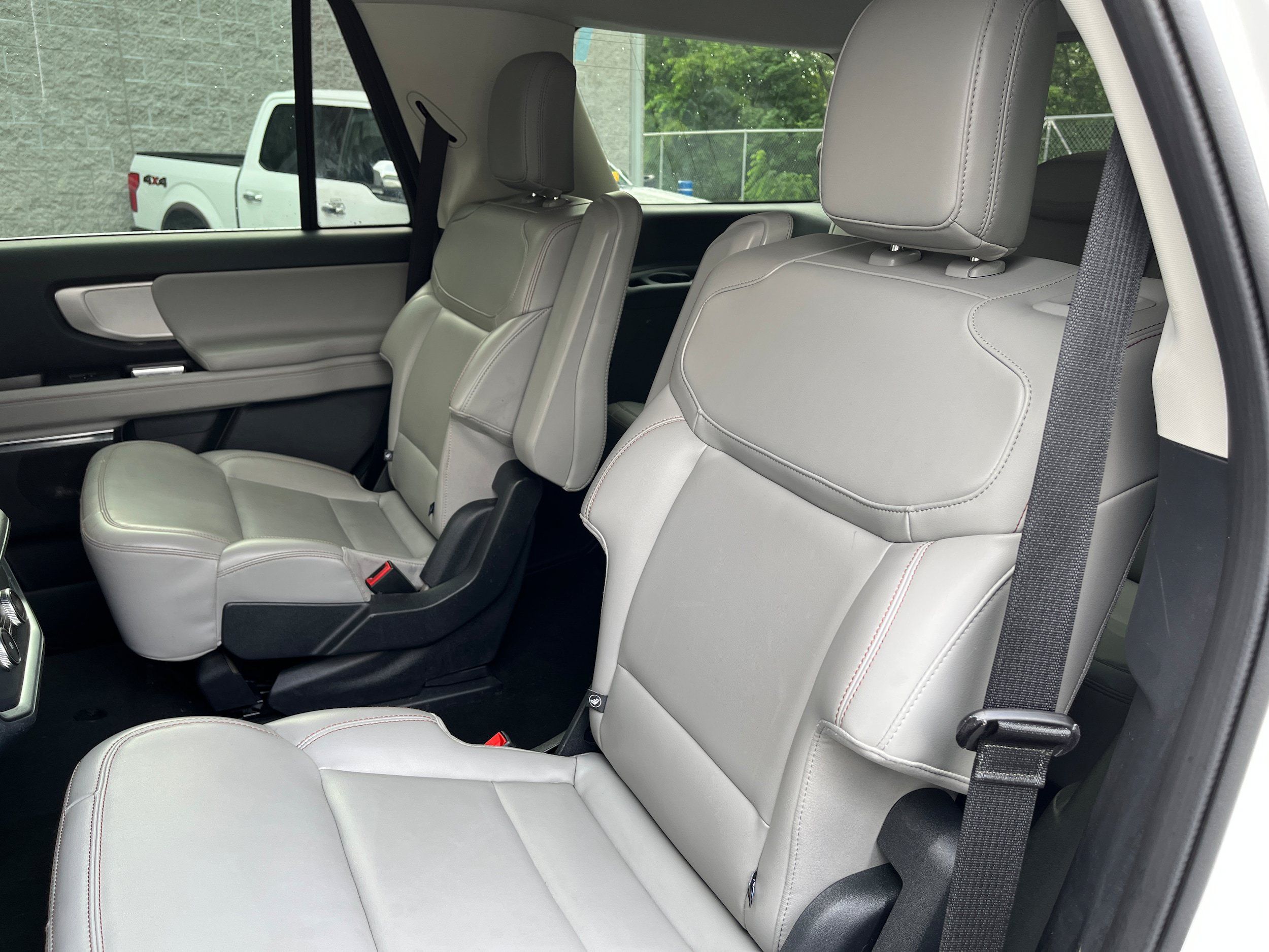 Used 2025 Ford Expedition Active AWD/4WD image 13