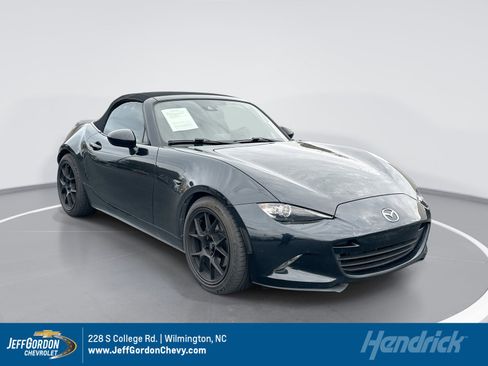 Used 2021 MAZDA MX-5 Miata Sport image 1