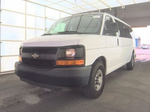 Used 2016 Chevrolet Express 3500 LS RWD image 3