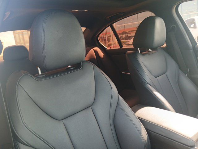 Used 2019 BMW 330i Sedan w/ M Sport Package RWD image 16