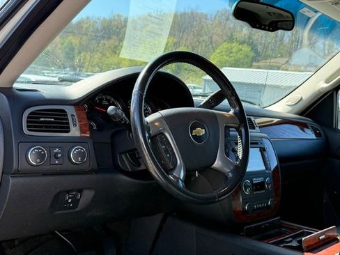 Used 2012 Chevrolet Avalanche LTZ image 2