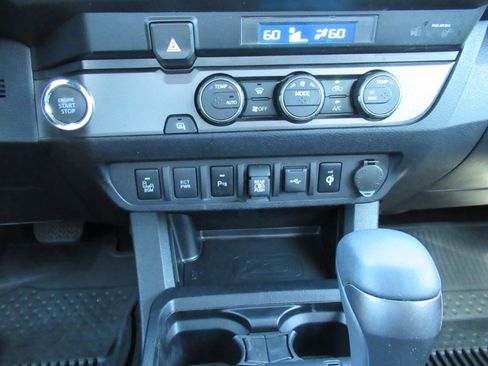 Used 2022 Toyota Tacoma TRD Sport w/ Technology Package RWD image 25