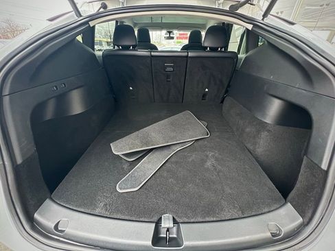 Used 2021 Tesla Model Y Long Range image 24