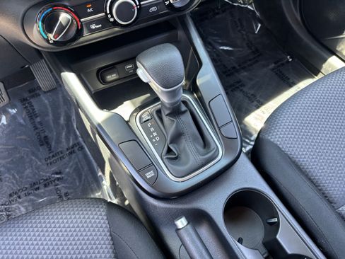 Certified 2025 Kia Soul LX w/ LX Technology Package FWD image 23