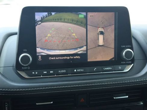 Used 2021 Nissan Rogue SV FWD image 22