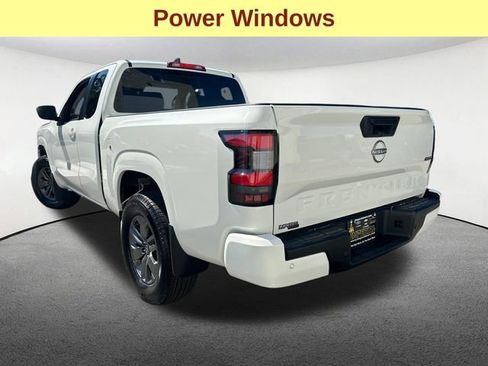 Used 2025 Nissan Frontier SV image 10