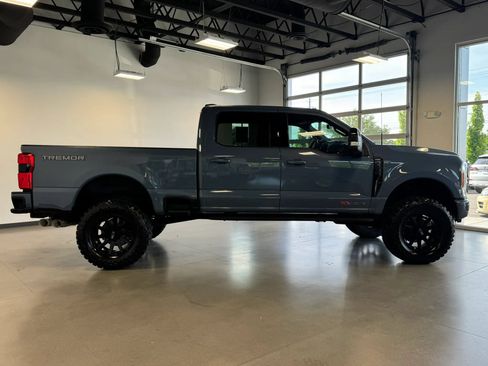 Used 2023 Ford F350 Lariat w/ Lariat Ultimate Package AWD/4WD image 10