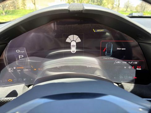 Used 2022 Ferrari Roma RWD image 34