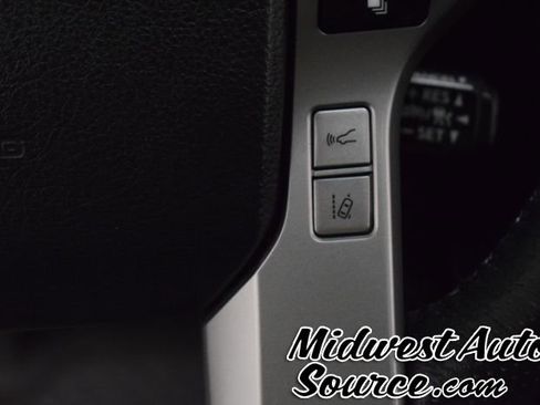 Used 2023 Toyota 4Runner SR5 Premium image 18