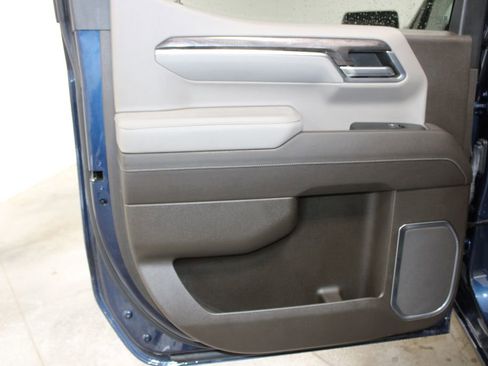 Used 2023 Chevrolet Silverado 1500 LTZ AWD/4WD image 32