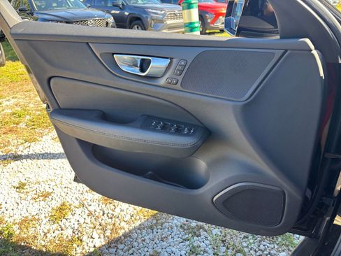 Used 2025 Volvo V60 B5 Cross Country Plus image 20