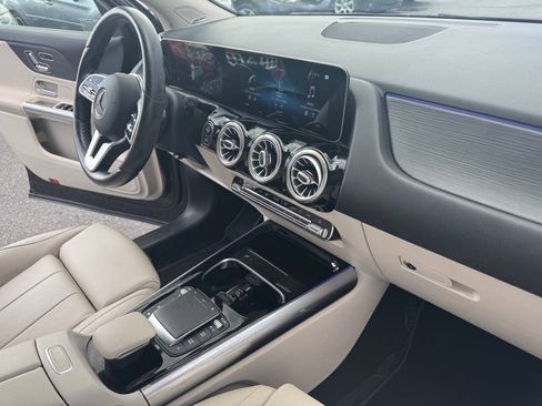 Used 2021 Mercedes-Benz GLA 250 4MATIC image 33