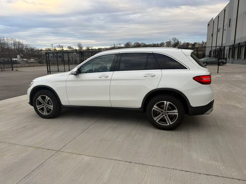 Used 2019 Mercedes-Benz GLC 300 4MATIC image 6