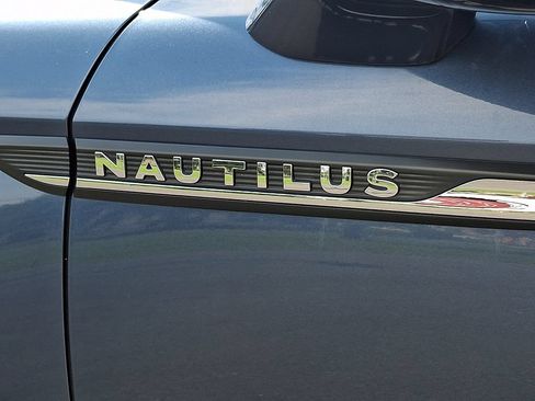Used 2019 Lincoln Nautilus Reserve AWD/4WD image 29