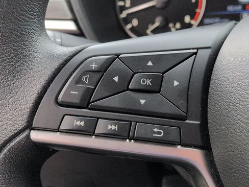 Used 2025 Nissan Altima 2.5 SV FWD image 6