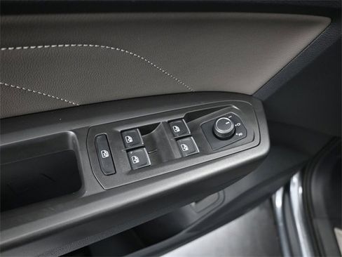 Certified 2023 Volkswagen Atlas Cross Sport SE image 13