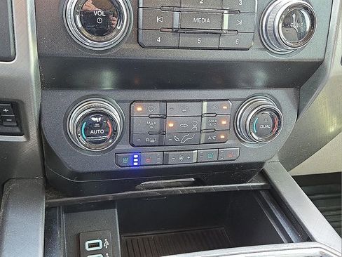 Used 2019 Ford F250 Limited AWD/4WD image 28