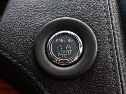 Used 2013 Lincoln MKX AWD image 26