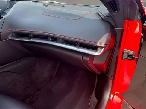 Used 2022 Chevrolet Corvette Stingray Premium Cpe w/ Z51 Performance Package RWD image 16