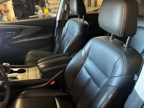 Used 2017 Nissan Murano S image 10