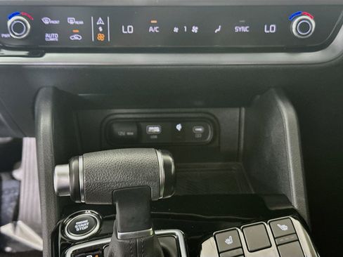 Used 2025 Kia Sportage EX FWD image 23