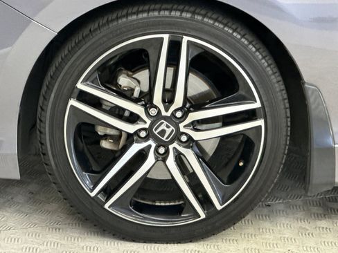 Used 2017 Honda Accord Sport image 12