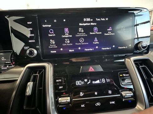 Certified 2023 Kia Sorento S w/ Panoramic Sunroof Package image 21