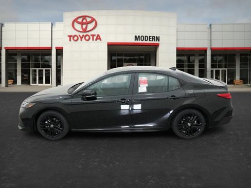 New 2026 Toyota Camry SE image 9