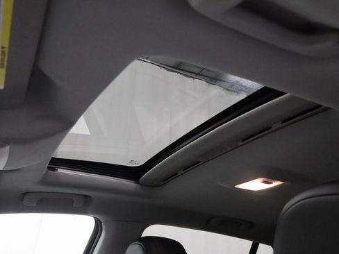 Used 2019 Chevrolet Trax Premier image 22