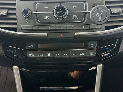 Used 2017 Honda Accord LX image 21
