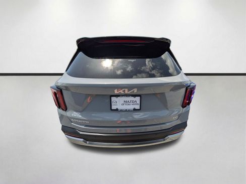 Used 2025 Kia Sorento EX w/ Panoramic Sunroof Package AWD/4WD image 5