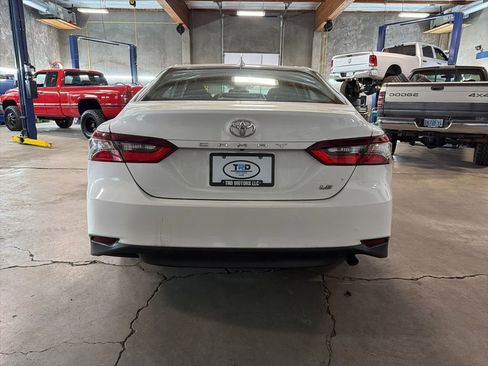 Used 2022 Toyota Camry LE FWD image 4