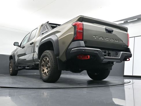 Used 2024 Toyota Tacoma Trailhunter image 36