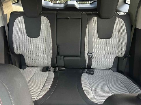 Used 2015 GMC Terrain SLE w/ Cargo Package image 12