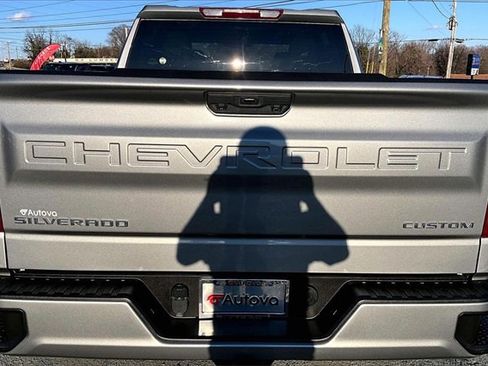 Used 2023 Chevrolet Silverado 1500 Custom image 31