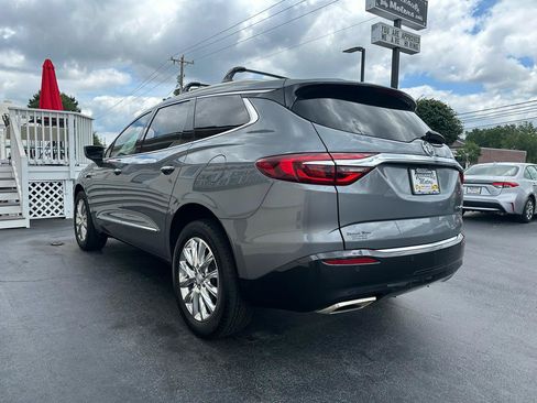 Used 2019 Buick Enclave Premium w/ Experience Buick Package FWD image 4