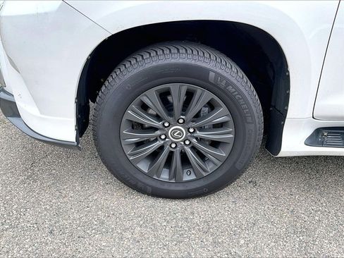 Used 2023 Lexus GX 460 Luxury w/ Sport Design Package AWD/4WD image 7