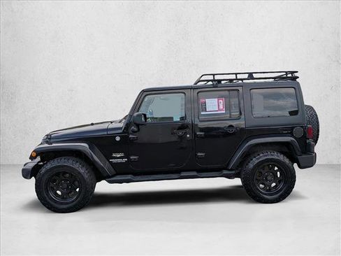 Used 2013 Jeep Wrangler Unlimited Sahara w/ Connectivity Group image 9