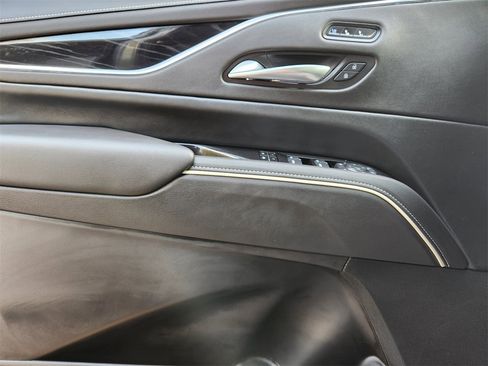 Used 2024 Cadillac Escalade Sport w/ LPO, ONYX Package image 22