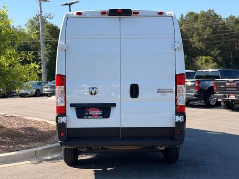 Used 2024 RAM ProMaster 2500 w/ Convenience Group FWD image 11