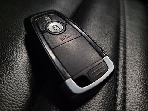 Used 2023 Ford Edge SEL image 32