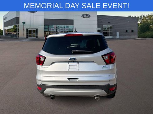 Used 2019 Ford Escape SE FWD image 8