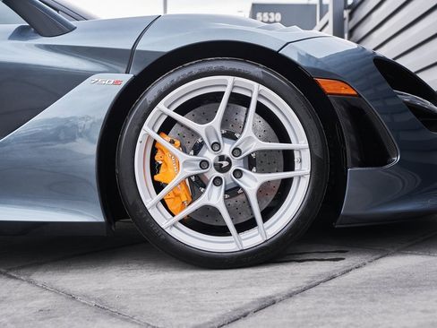 Used 2024 McLaren 750S image 26