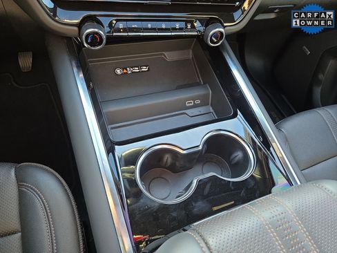 Used 2025 Chevrolet Tahoe High Country image 22