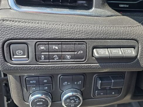 Used 2022 GMC Yukon XL Denali w/ Denali Ultimate Package AWD/4WD image 19