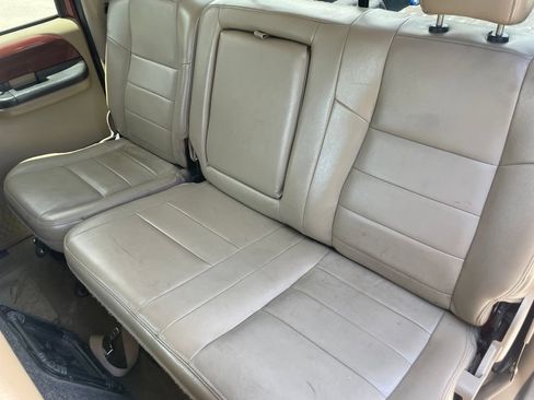 Used 2006 Ford F350 Lariat RWD image 9