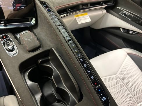 Used 2023 Chevrolet Corvette Stingray Premium Conv w/ Z51 Performance Package RWD image 24