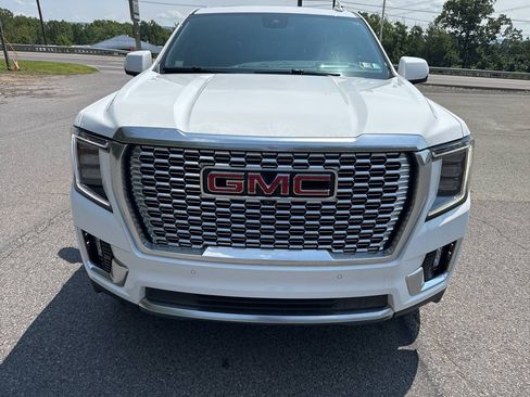 Used 2024 GMC Yukon XL Denali AWD/4WD image 8