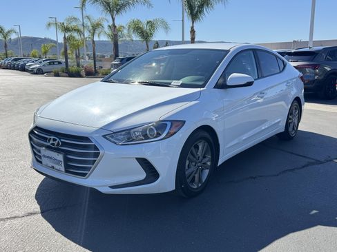 Used 2018 Hyundai Elantra SEL image 2