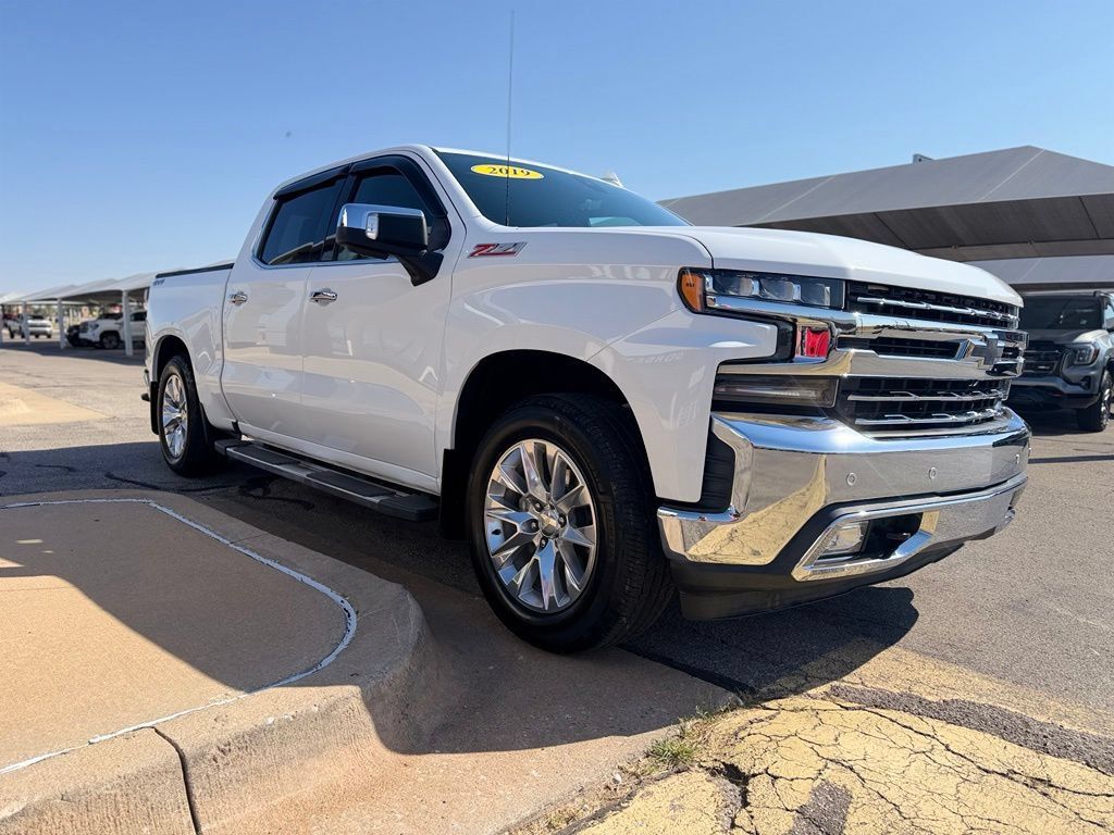 Used 2019 Chevrolet Silverado 1500 LTZ w/ LTZ Premium Package AWD/4WD image 3
